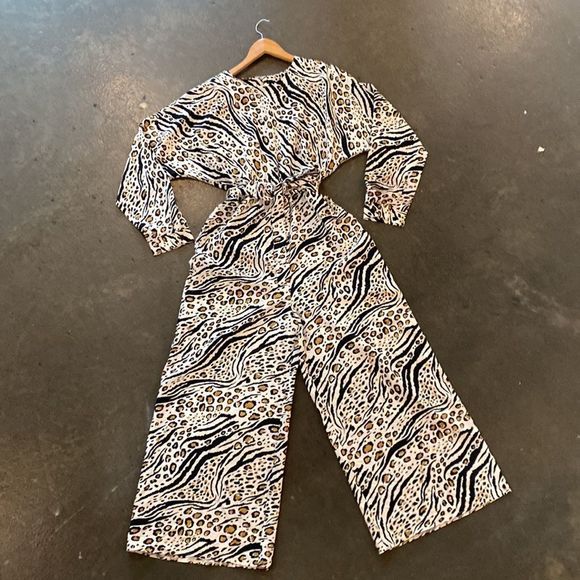 NWT ASOS Animal Print Wide Leg Jumpsuit - Picture 2 of 16